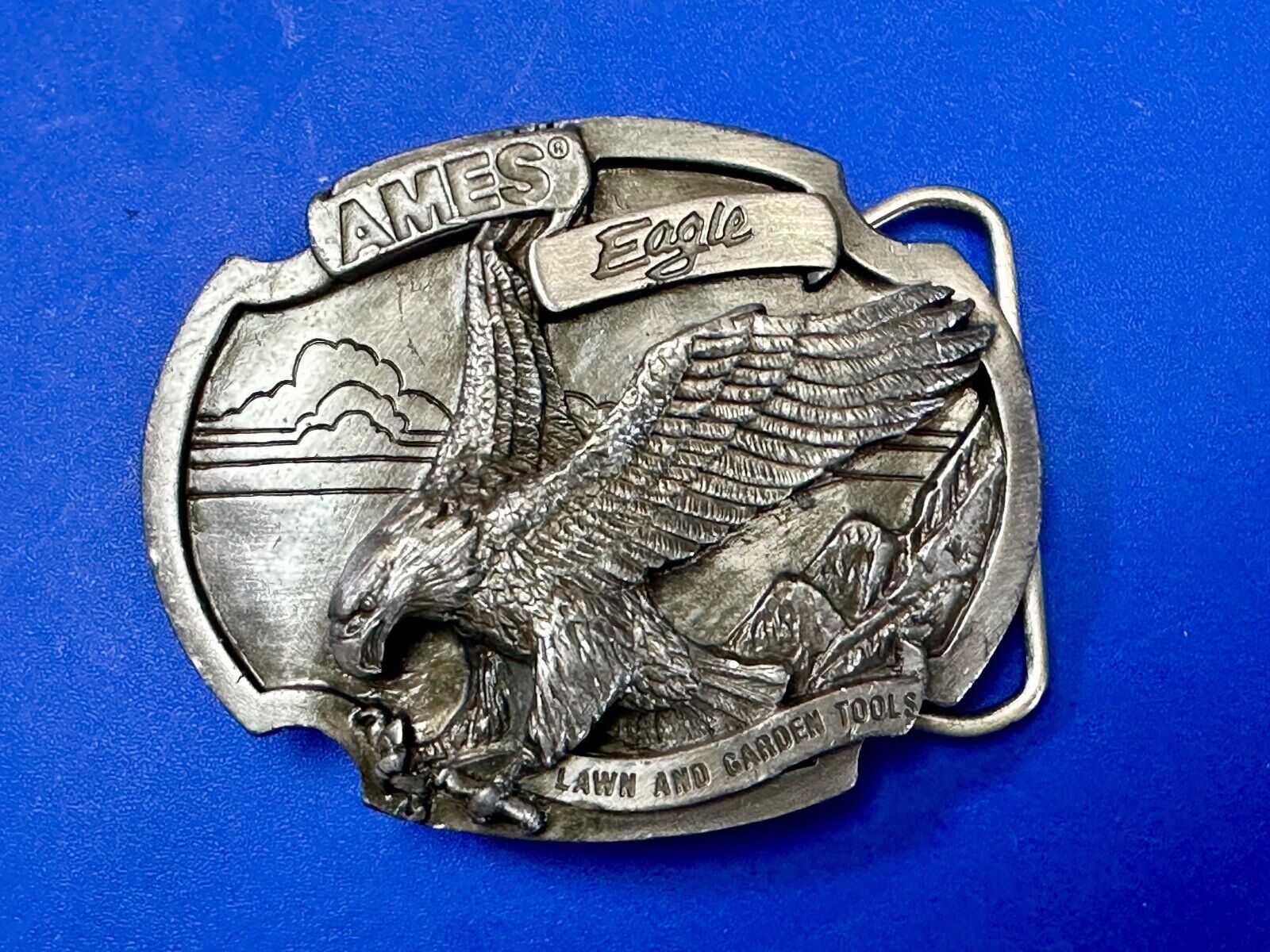 Ames Eagle Lawn and Garden Tools vintage 1987 Siskiyou belt buckle