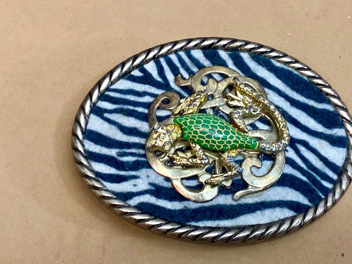 Unique!   Zebra Pattern Belt Buckle With Green Lizard ?Insect Bug? Center 