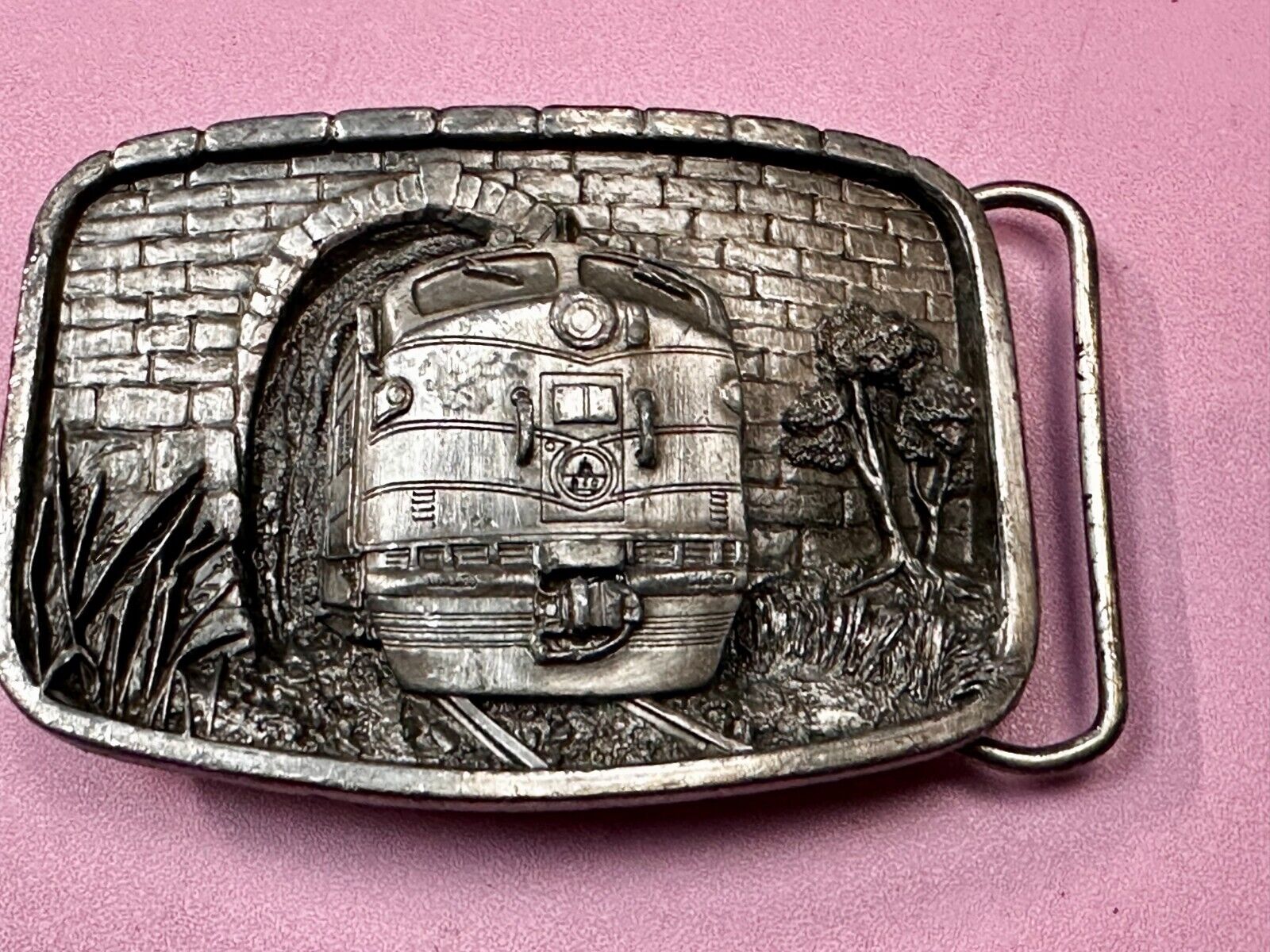 Train Engine through Tunnel RailRoad RR Vintage 1987 Bergamot Belt Buckle
