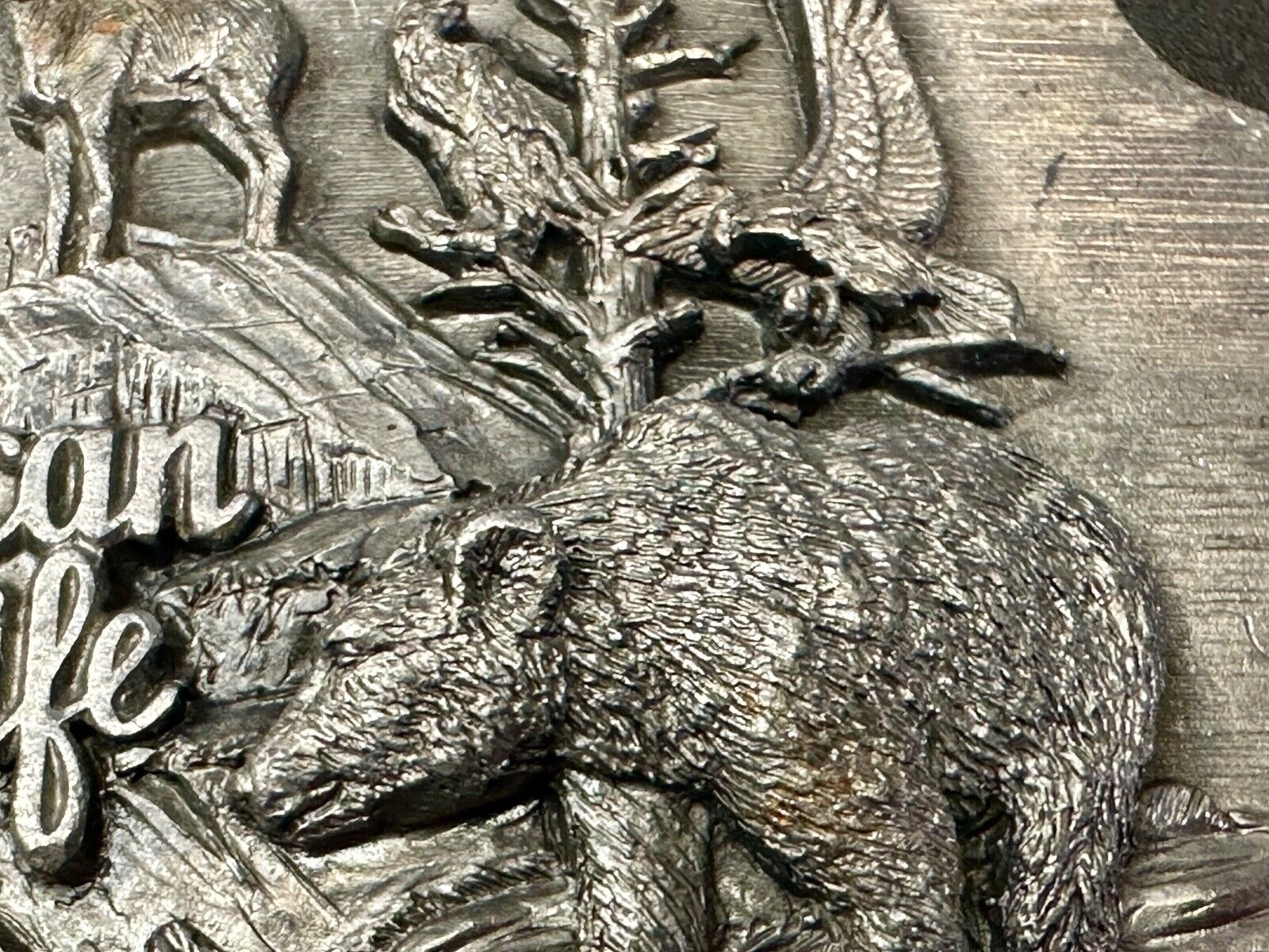 Alaska Wildlife Vintage 1991 Commemorative Pewter Belt Buckle