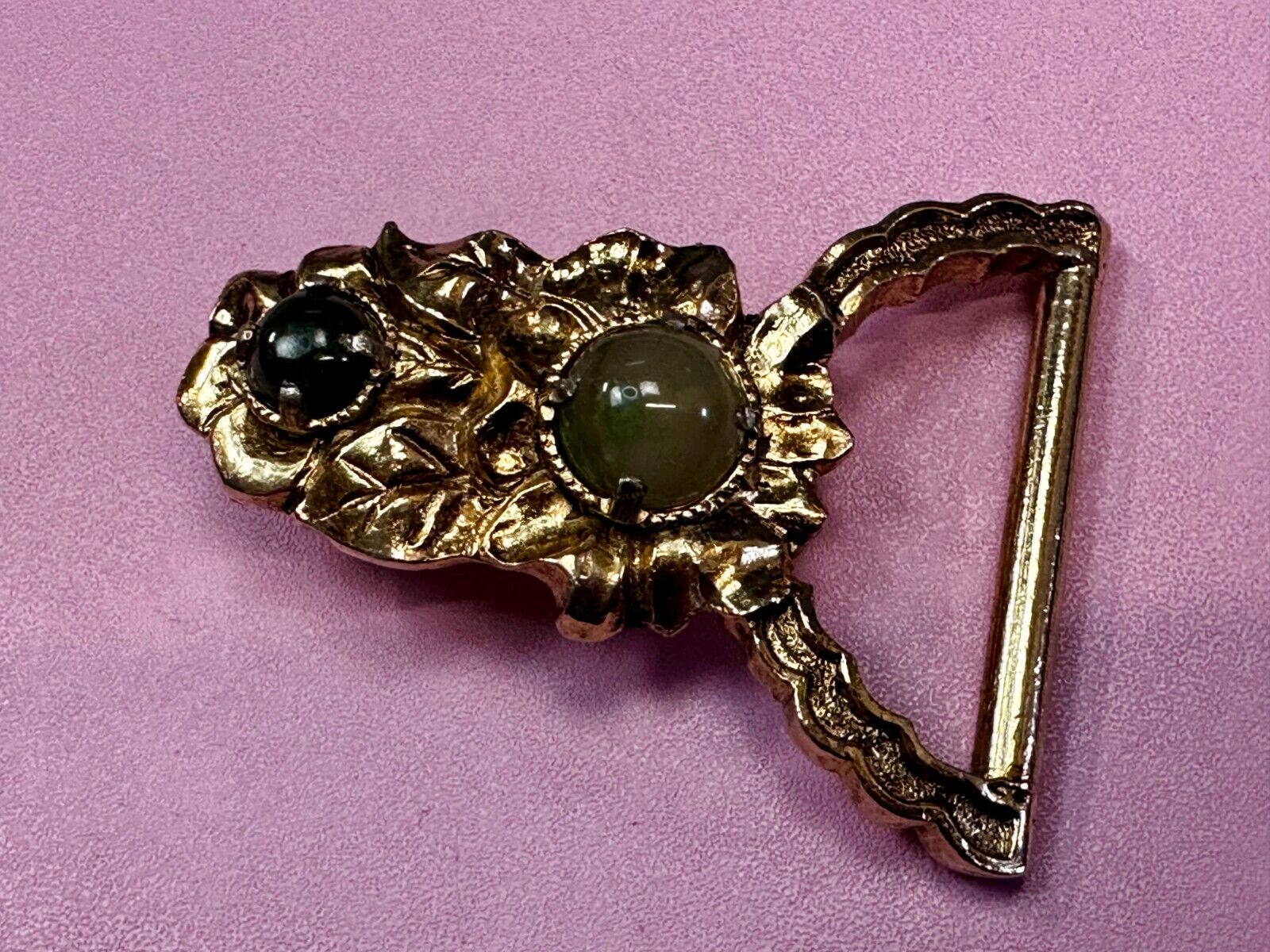 Victorian Style Green Jade? Cabochon Stone On Small Gold Tone Belt Buckle