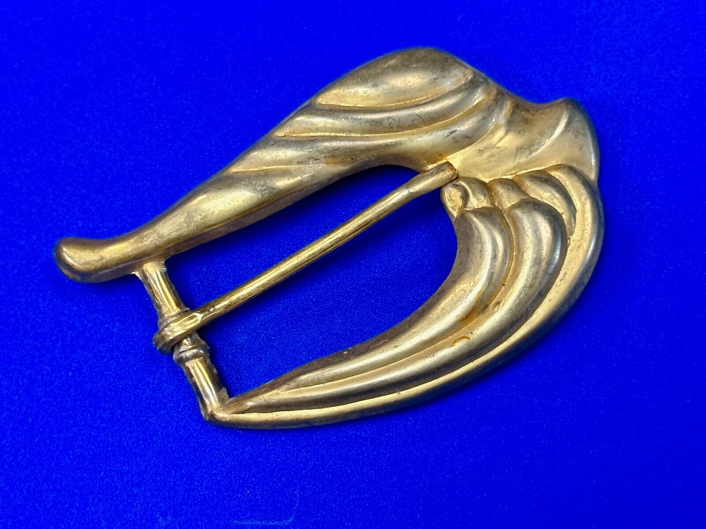 Victorian vibe - vintage gold tone replacement belt buckle