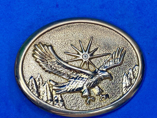 American Eagle Flying wings wide with star sun burst! USA belt buckle 