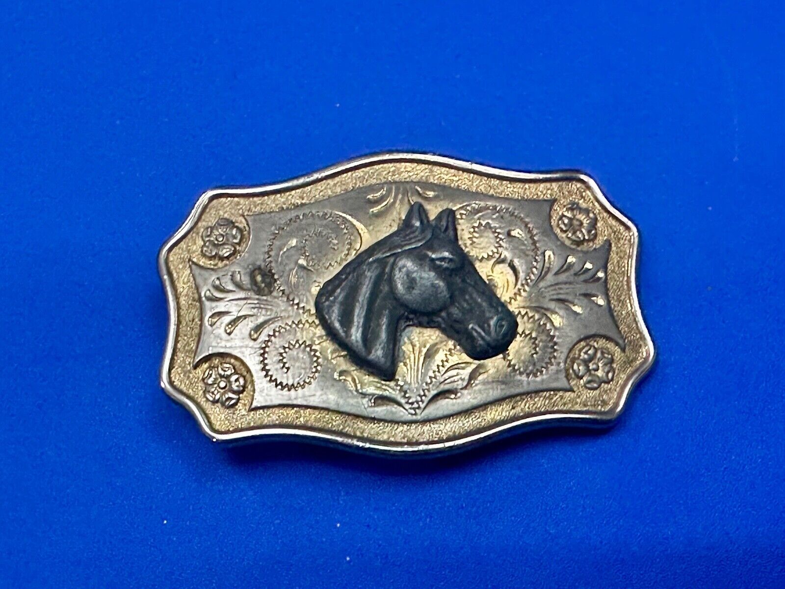 Vintage Horse head - Two tone western flower swirl belt buckle