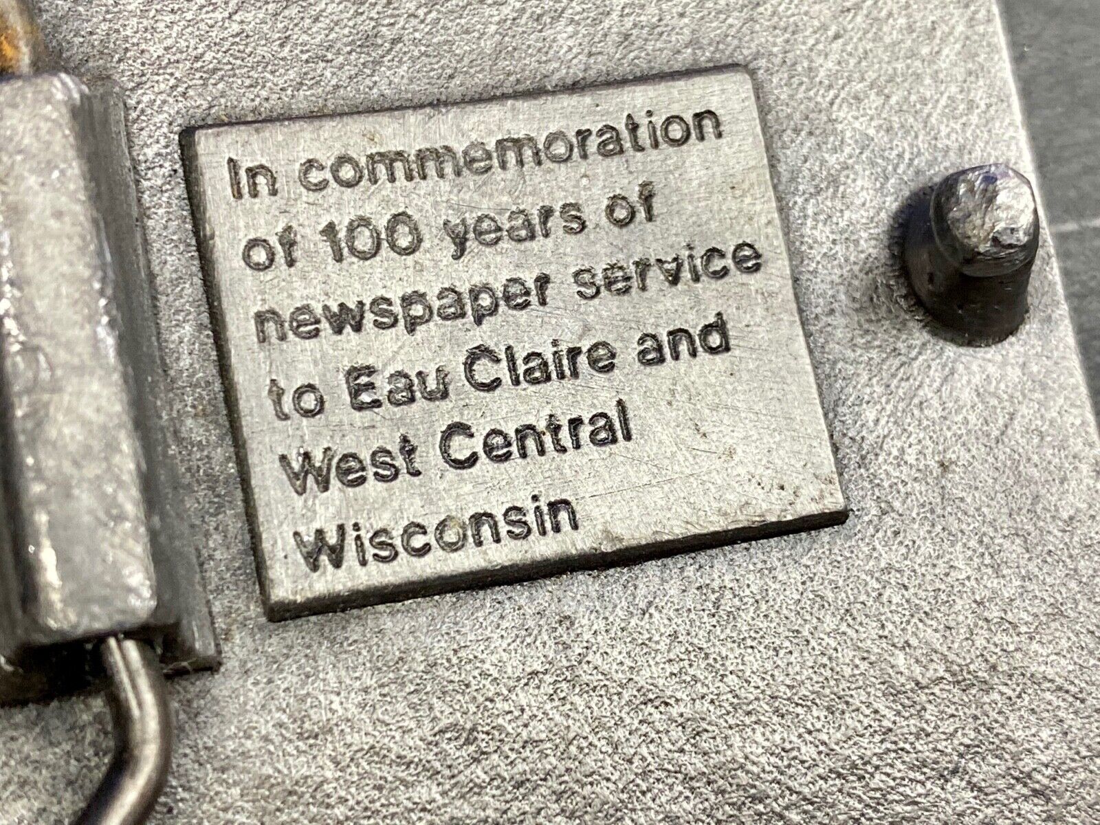 Vintage 1981 LEADER TELEGRAM BELT BUCKLE NEWSPAPER EAU CLAIRE & WEST CENTRAL WI
