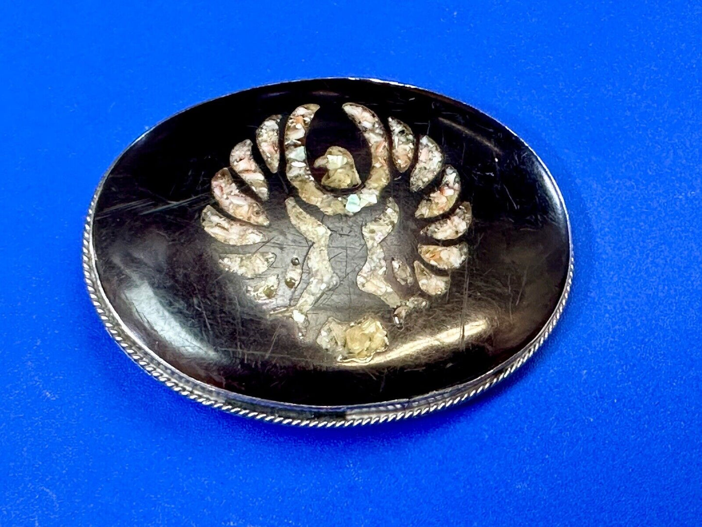 Beautiful Thunderbird Abalone Shell inlaid Vintage oval silver tone belt buckle