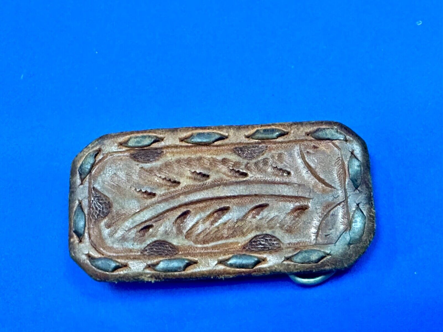 Vintage leaf pattern on stitched multi layer leather rectangular belt buckle
