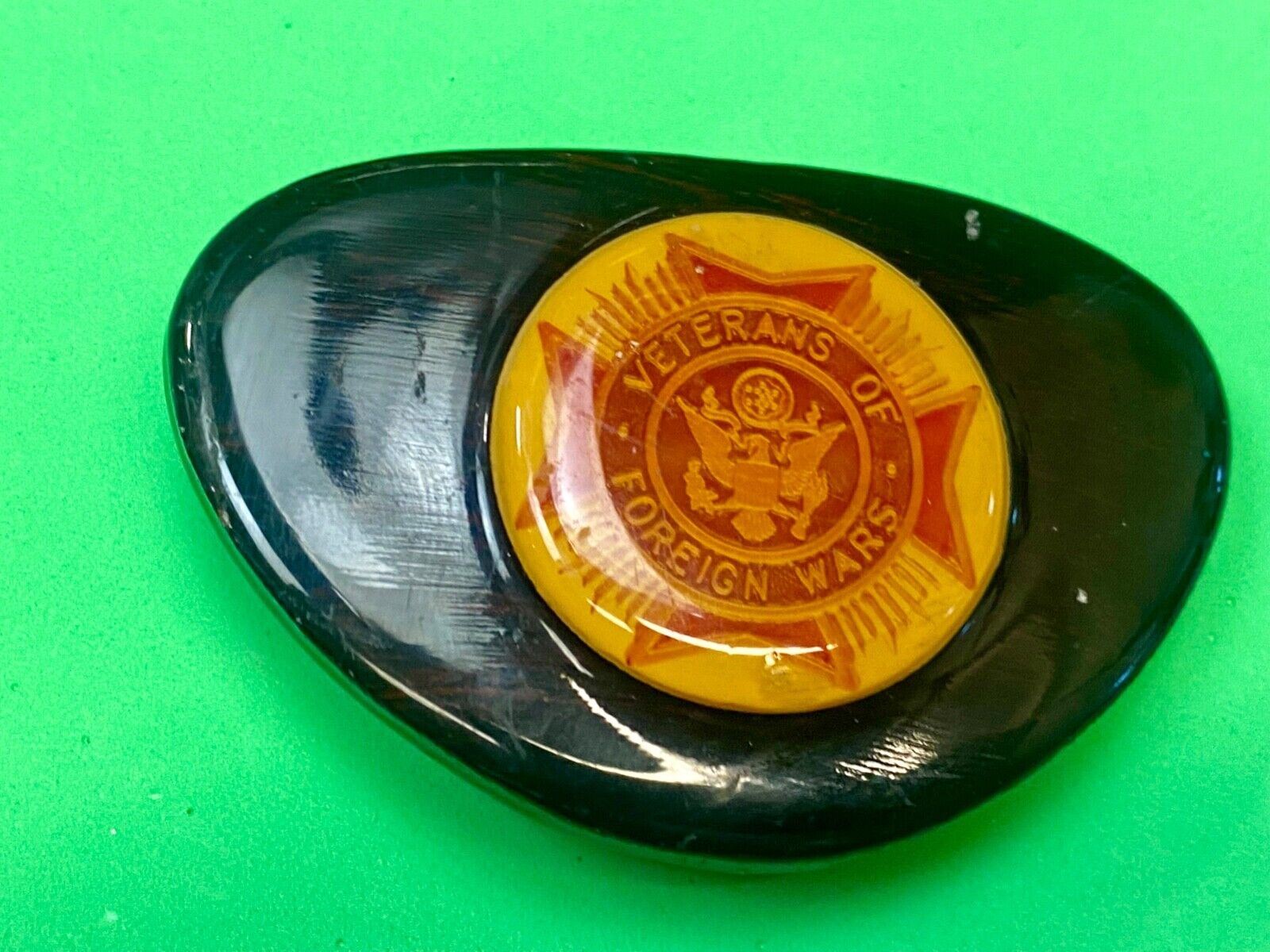 VETERANS OF FOREIGN WARS MILITARY ENAMIL COVERED CENTER COIN STYLE BELT BUCKLE