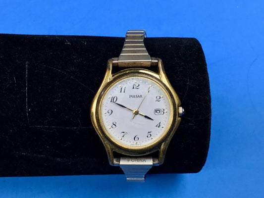 Vintage Ladies  Gold Tone Pulsarwatch Skinny Stretch Band Vx82-Oaro  