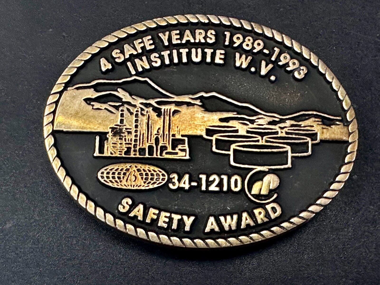 34-110 A Safe Years 1989-1993 W.V Safety Institute Award Koza's Inc Belt Buckle