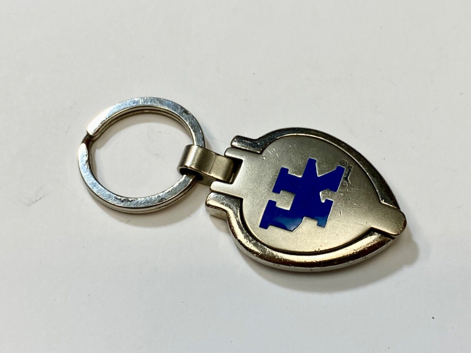 University of Kentucky Keychain UK Blue Silver Tone Metal Fob Keyring Key Chain