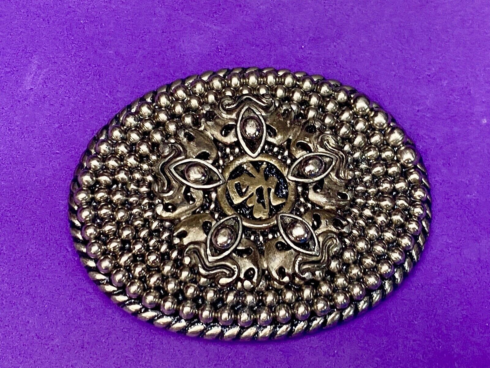 Unique Textured Silver Tone Metal Western Oval Belt Buckle 