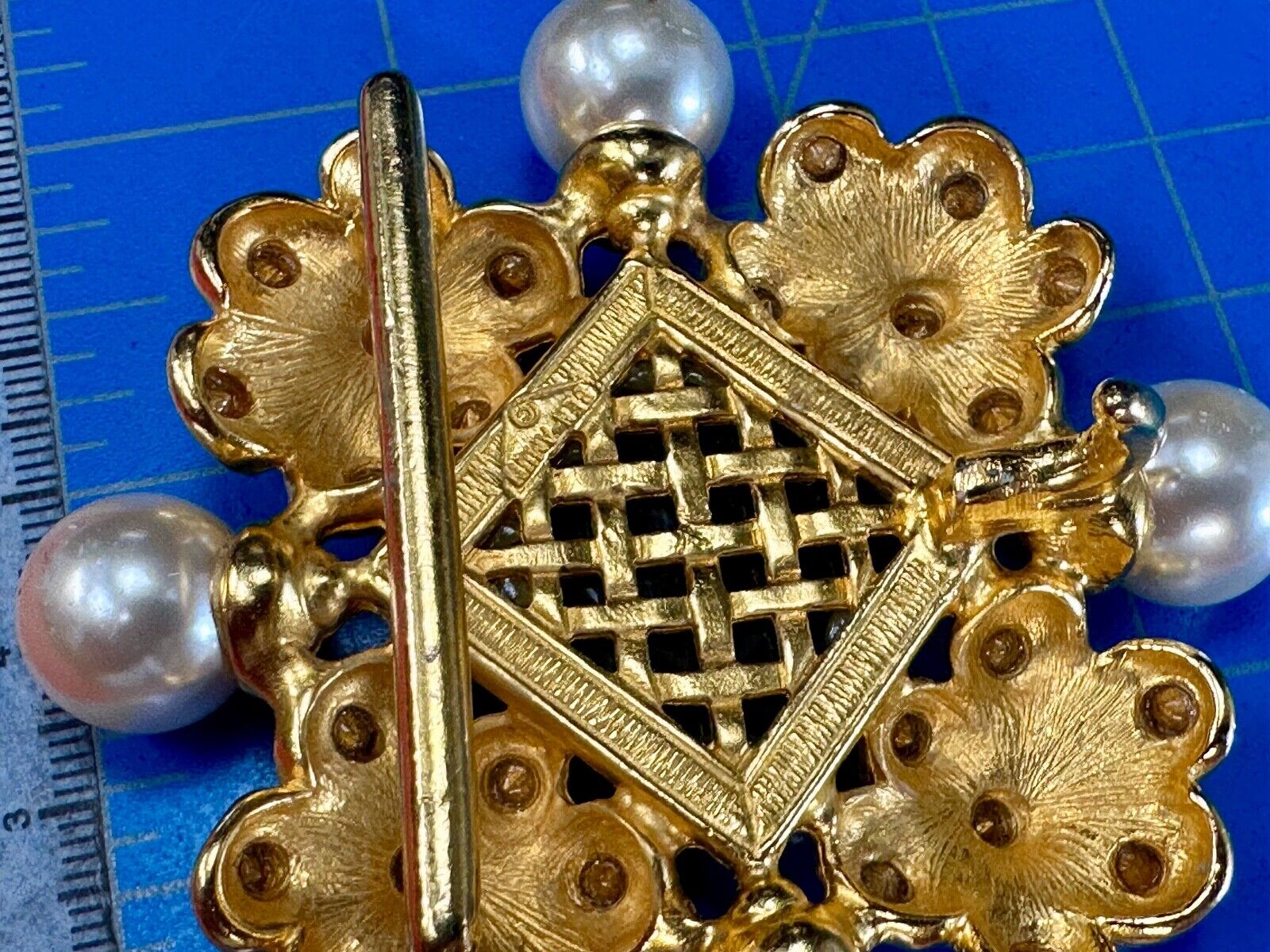 BEN AMUN,  Czech Glass / Stone / Jeweled Large Vintage  Beautiful belt buckle