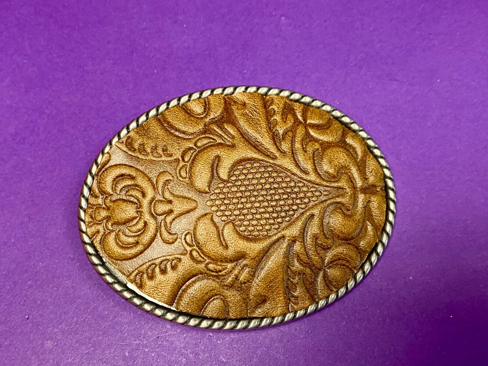 Vintage Ivan Western Brown Leather Theme Wallpaper Pattern Oval Belt Buckle
