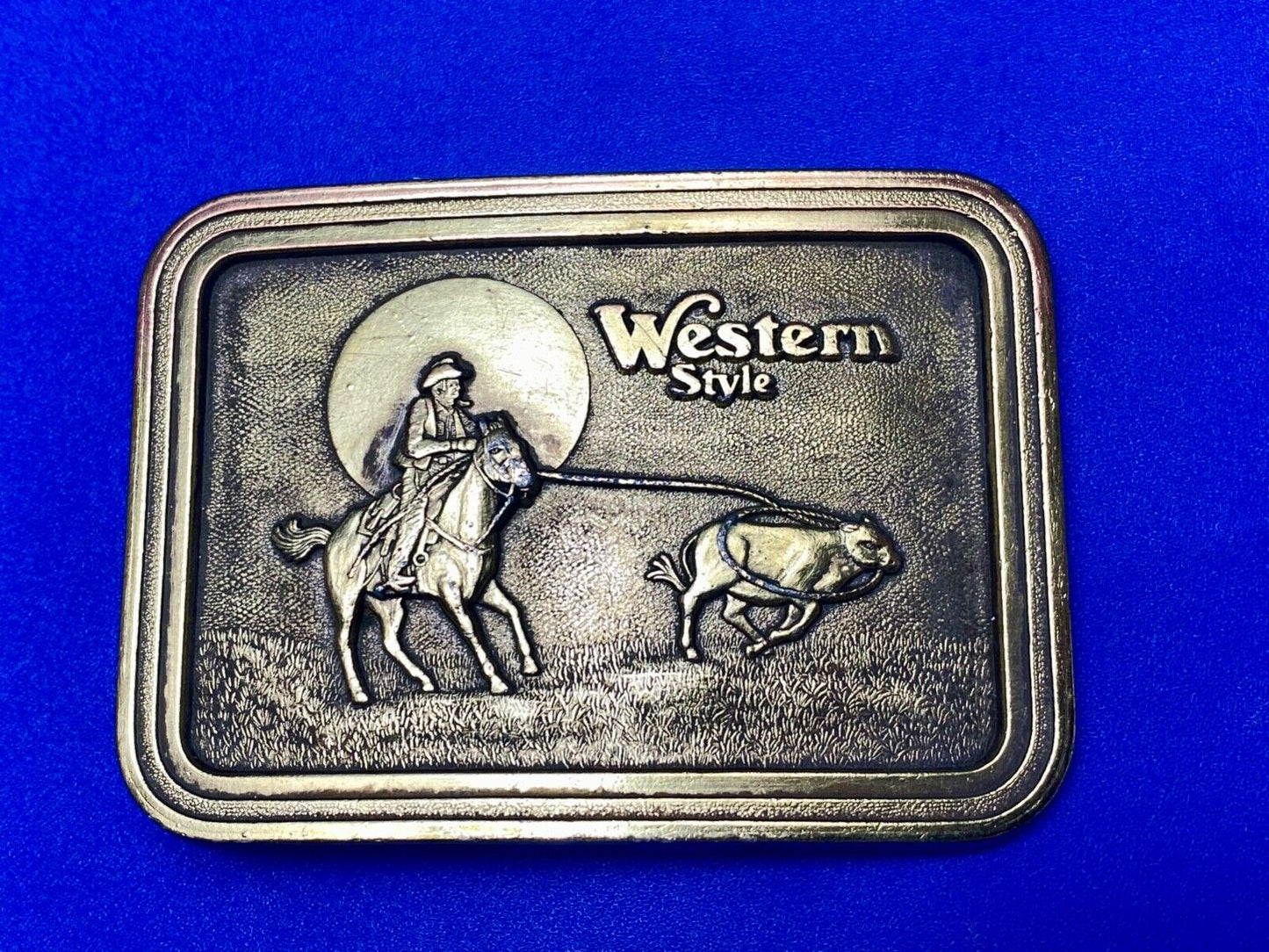 Vintage  - Western Style roping rodeo cowboy on range belt buckle