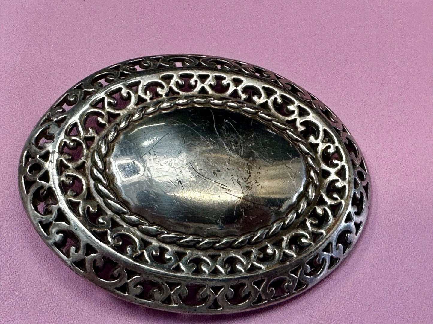 Unique silver color see through oval ornate Belt Buckle