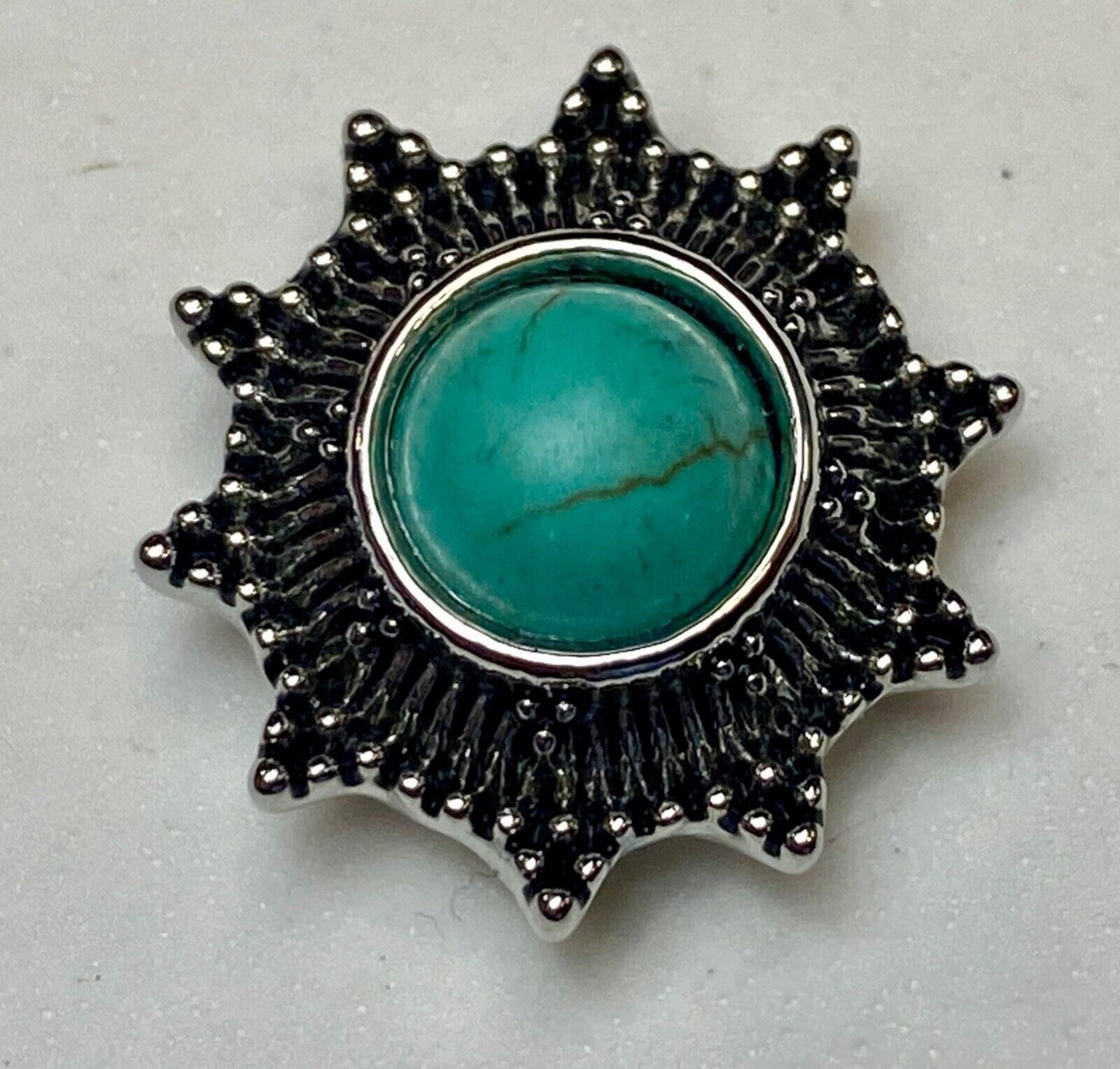 Turquoise colored centerpiece sunburst 18mm Ginger Snap Magnolia And Vine
