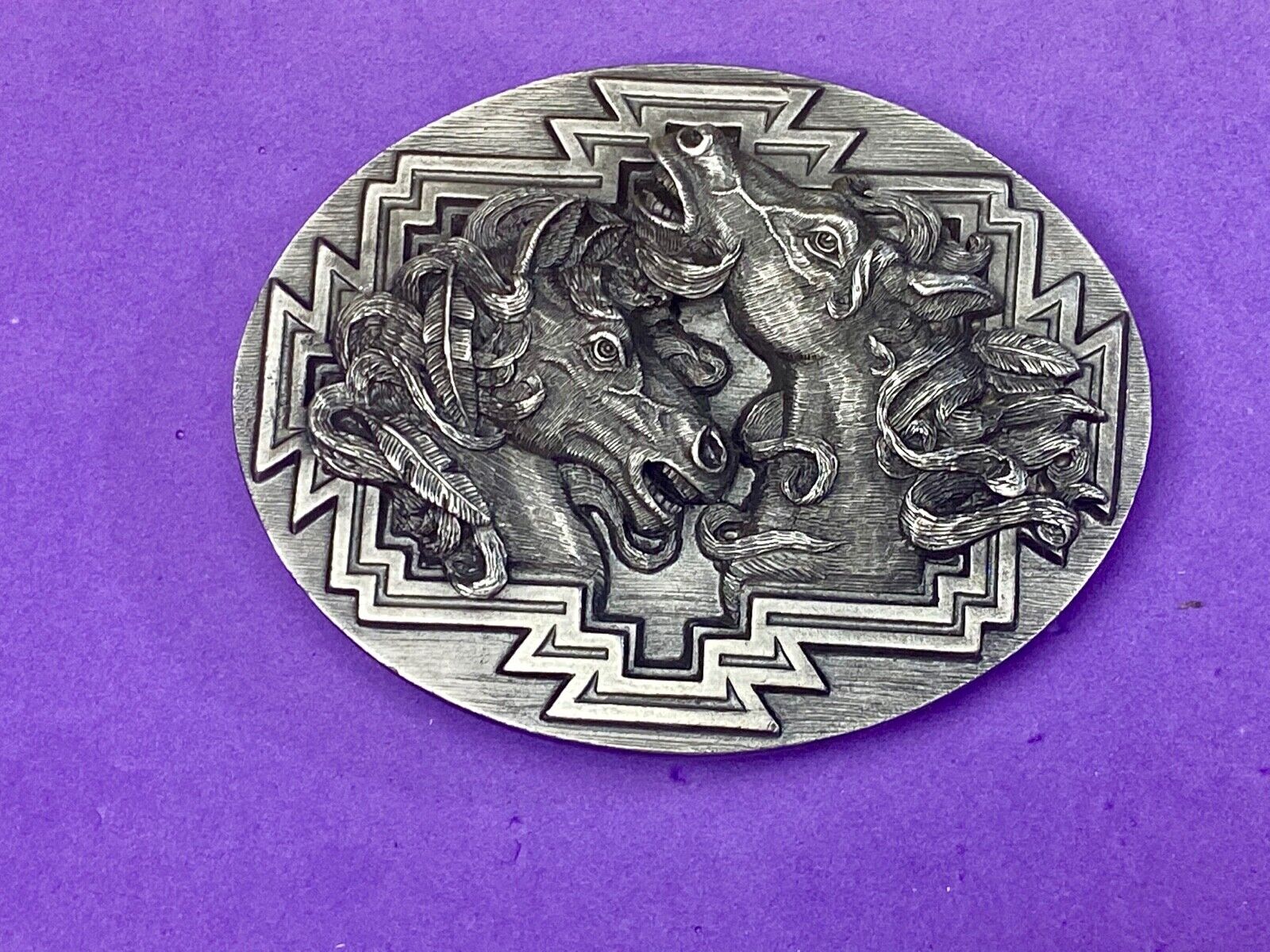 1995 Two Horse Head's Native American Indian Feather Bergamot B-256 belt buckle 