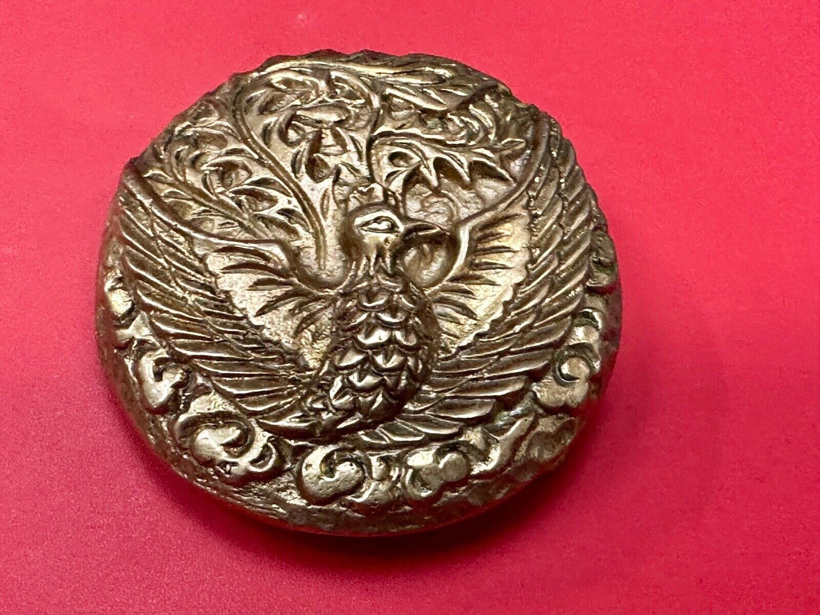 Vintage DOVE bird Hippy hobo style Taiwan round brass tone belt buckle