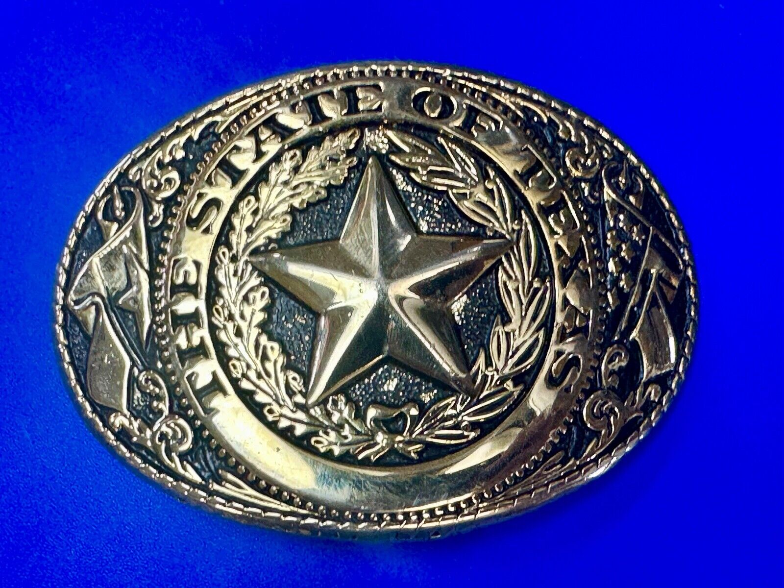 The Great State of Texas Star & Flag gold & black color western belt buckle