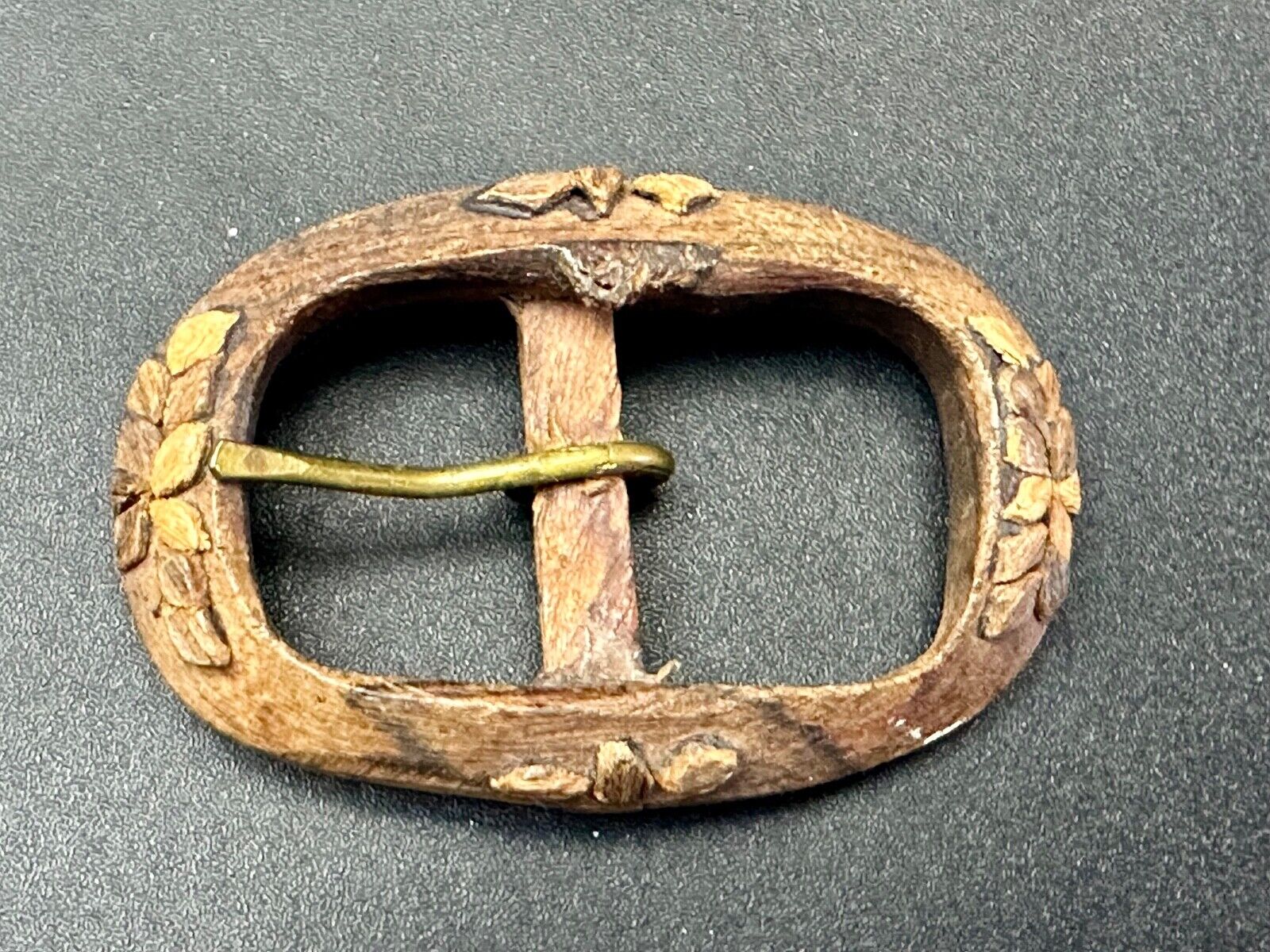Vintage Artisan Mixed wood inlaid oval center bar quality Belt Buckle