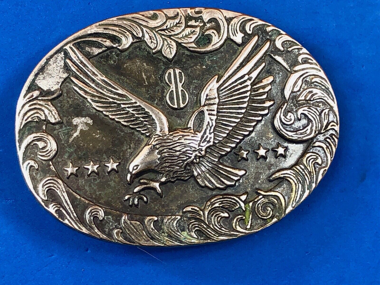 Vintage belt buckle of Flying Diving Hunting Eagle, Bird, Grouse, Stars 