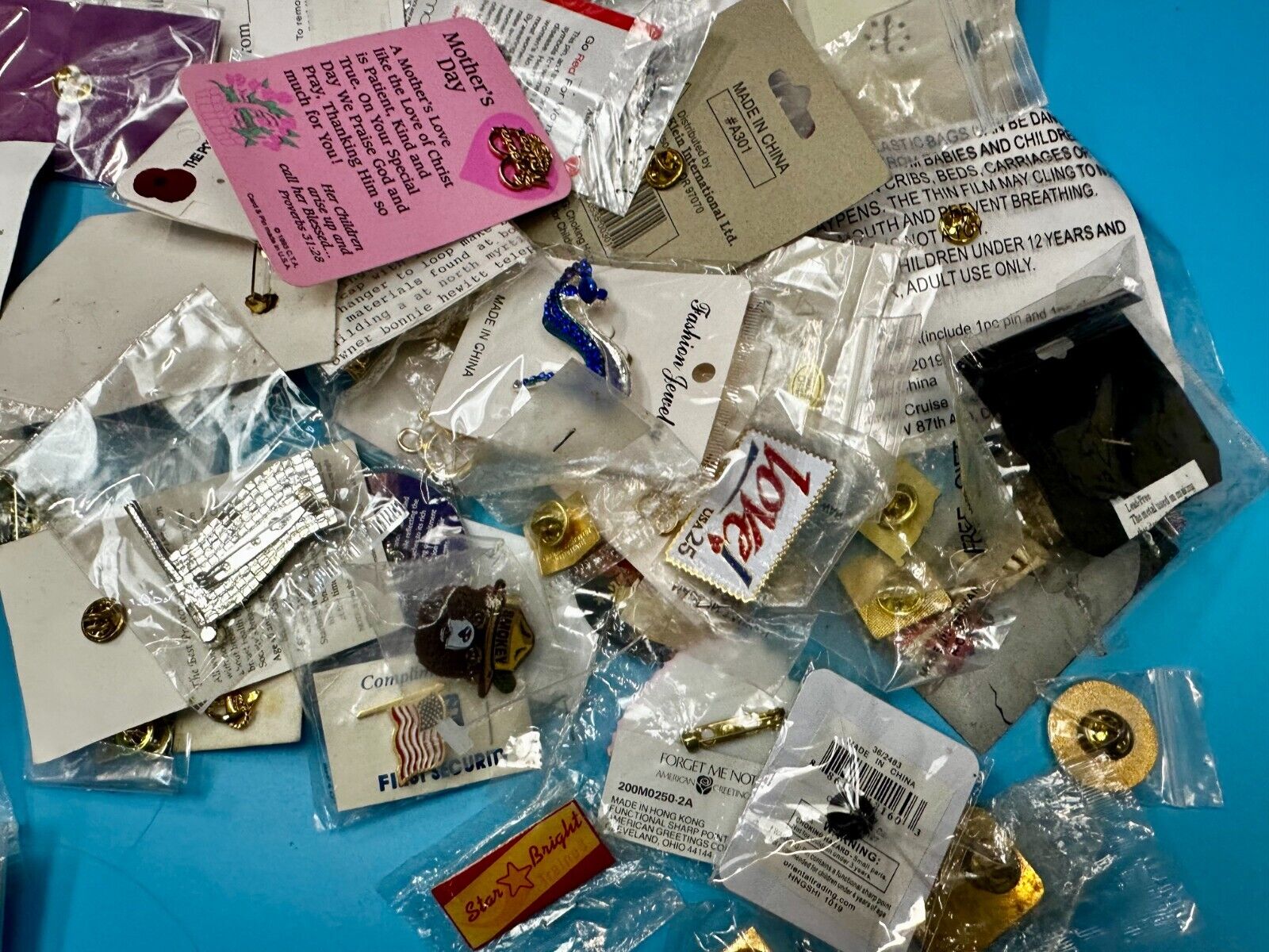 Vintage & Modern NOS Brooches & Pin's Resale Bulk Lot, Junk Drawer Grab Bag