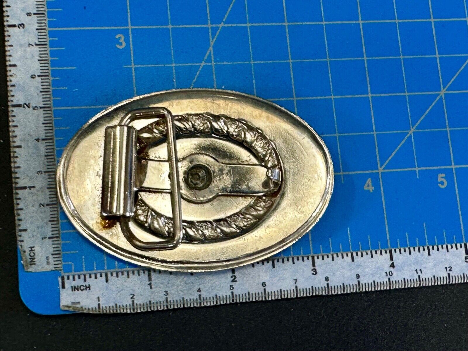 unique horse saddle Vintage oval multi ring belt buckle