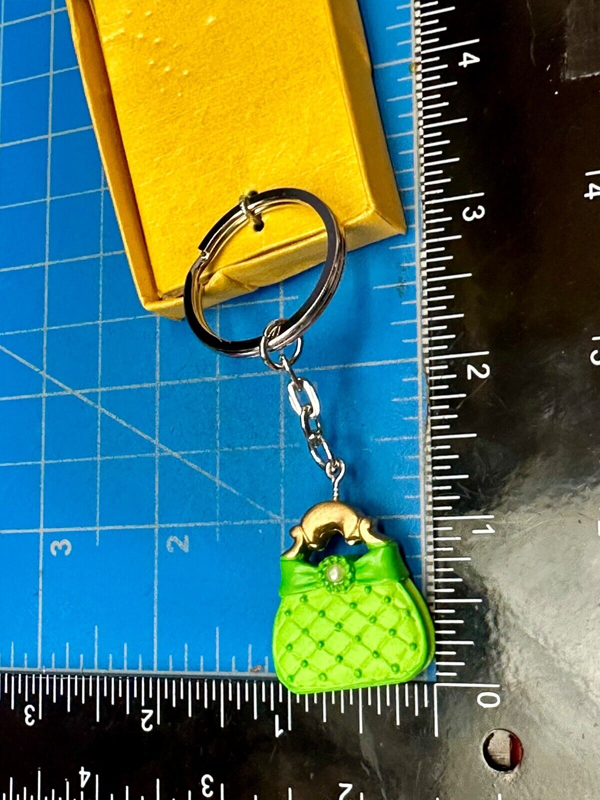 Adorable Green Purse Fashioncraft Keychain - Key Ring Chain  Item 6485