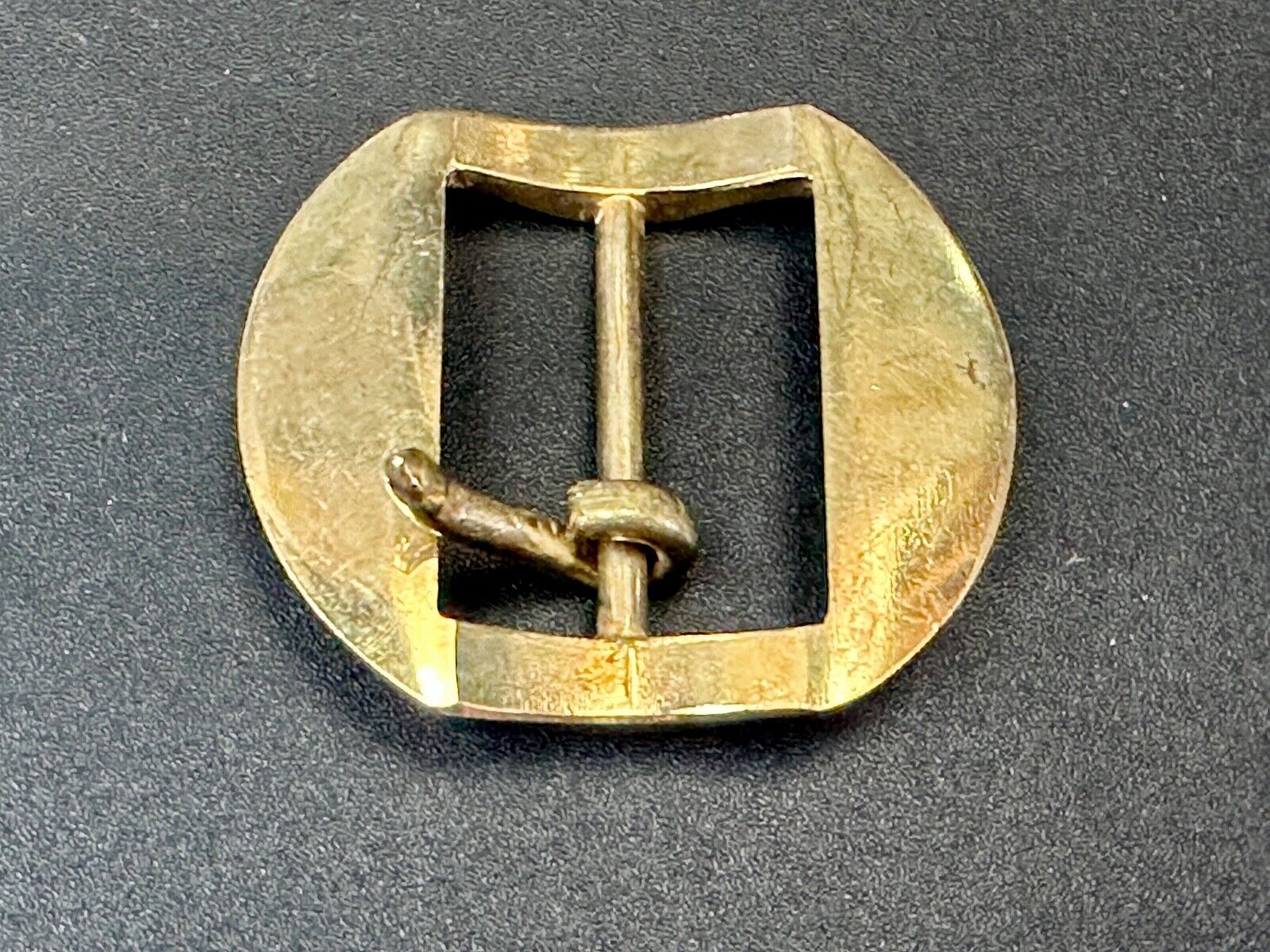 Unique Strange Shape! 103 / 30 2? raised round replacement belt buckle