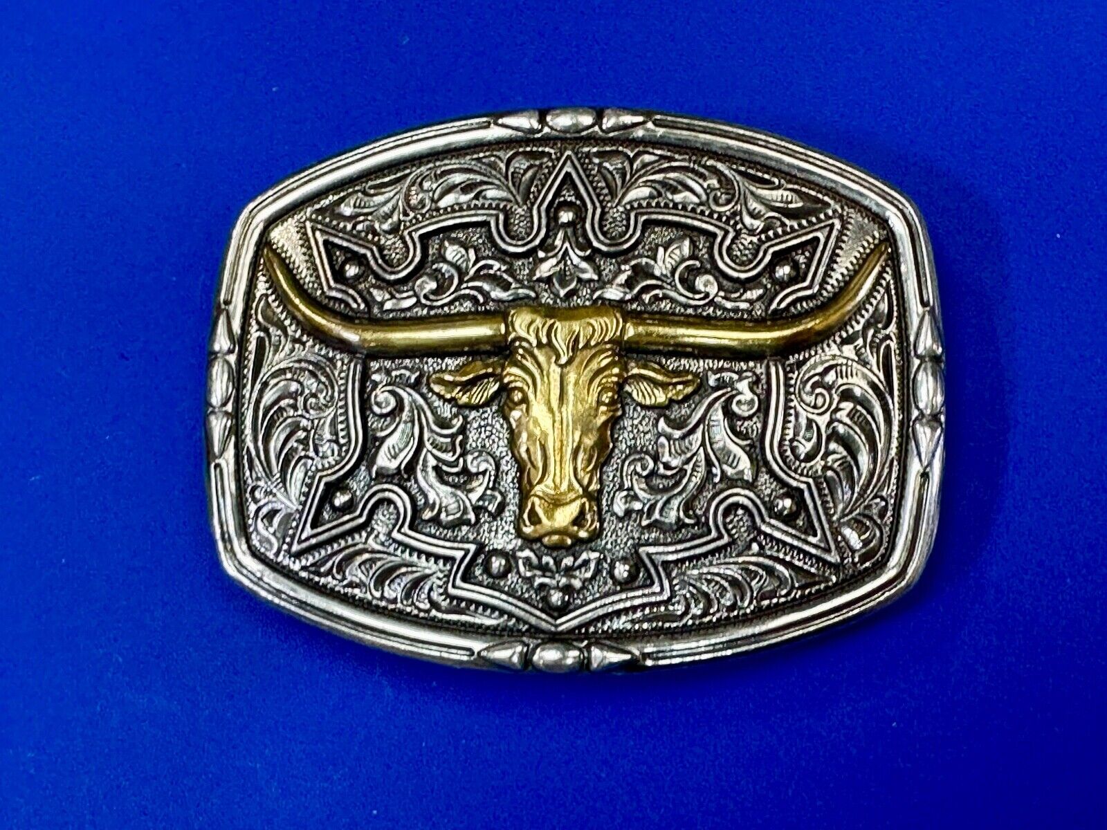 The Longhorn cow steer - cowboys cowgirls western belt buckle by Nocona