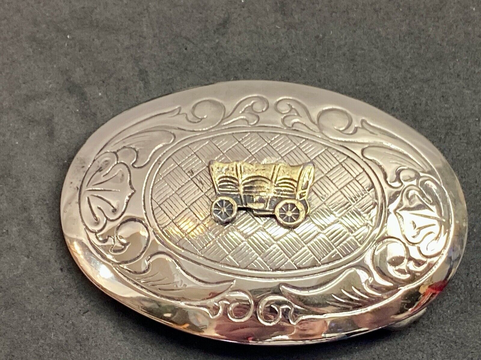 USA Made vintage western covered wagon engraved mixed metal belt buckle 