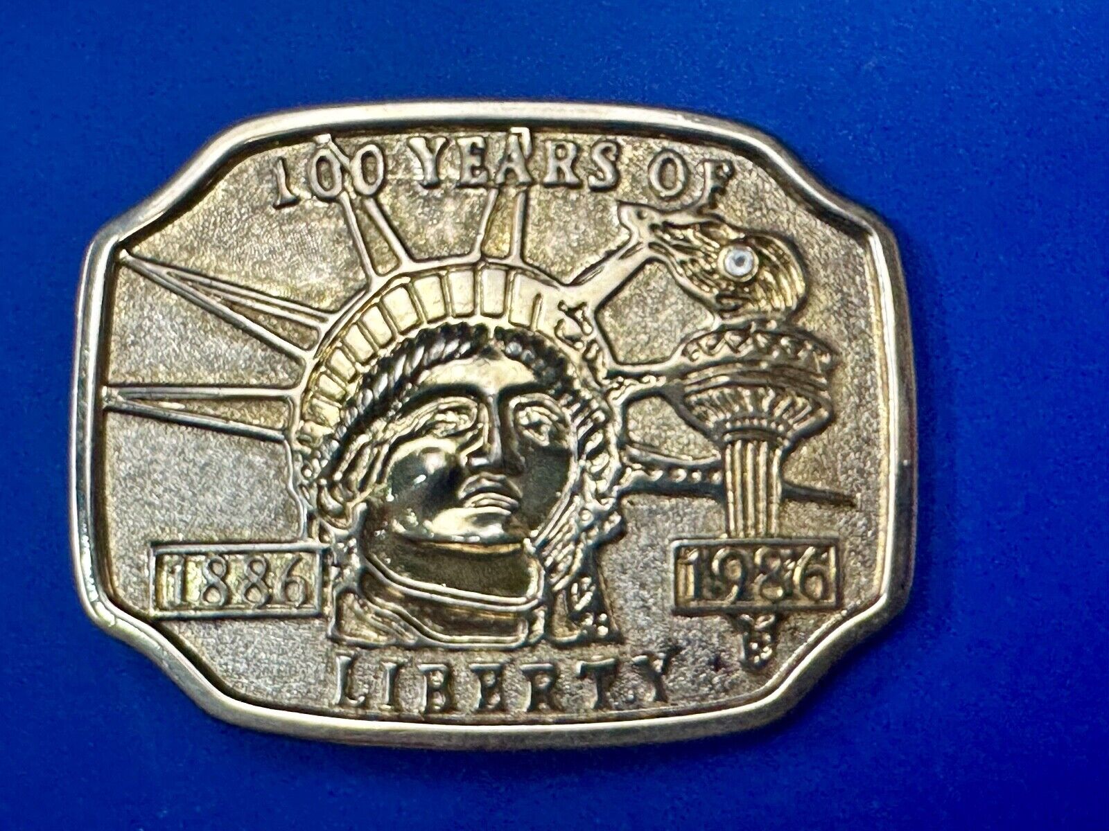 100 Years of Liberty  NYC statue of Lady Liberty two tone Souvenir belt buckle