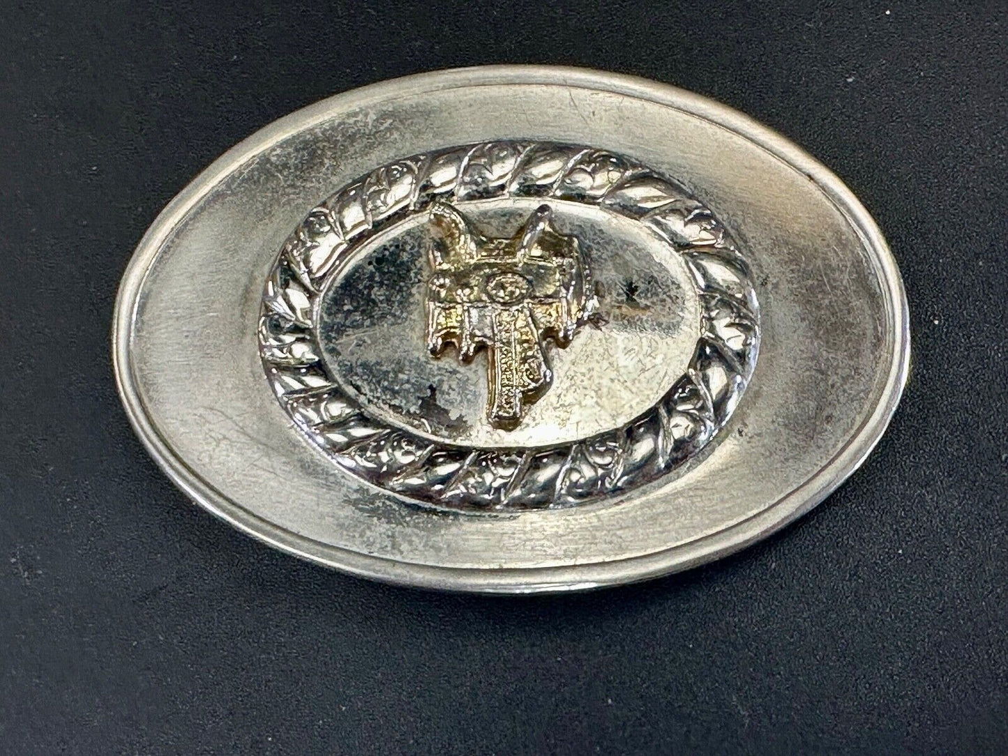 unique horse saddle Vintage oval multi ring belt buckle