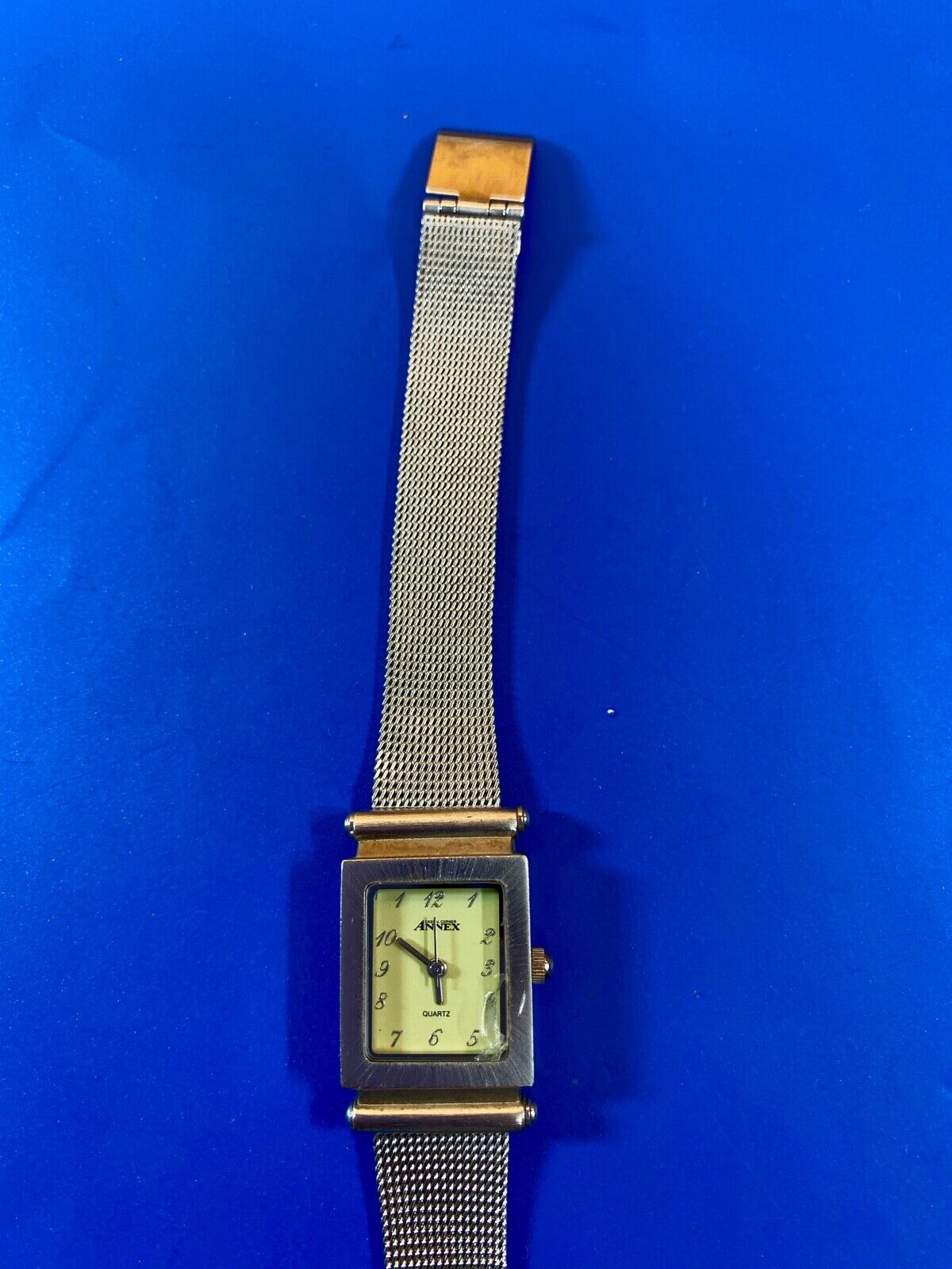 Annex Mesh Band Ladies Women's Watch Cracked Glass But Working Well! 