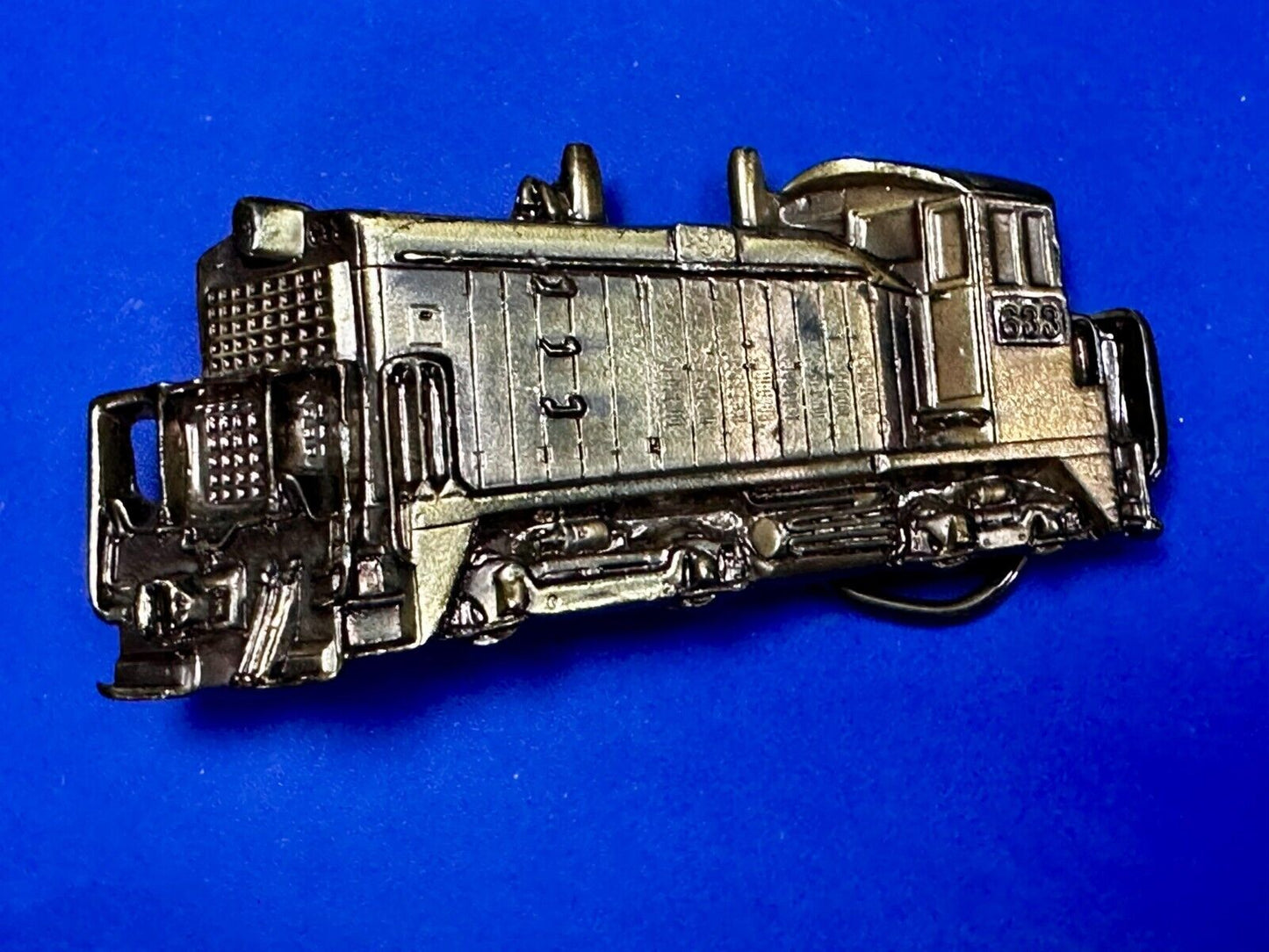 633 Diesel Locomotive RailRoad Train Vtg. 1981 The Great American Belt Buckle Co