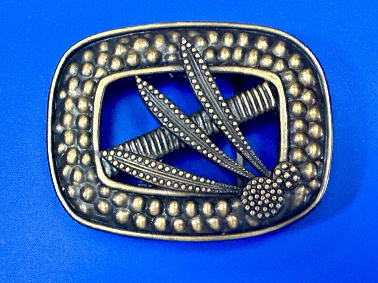 Unique left corn feather pattern dimensional Belt Buckle