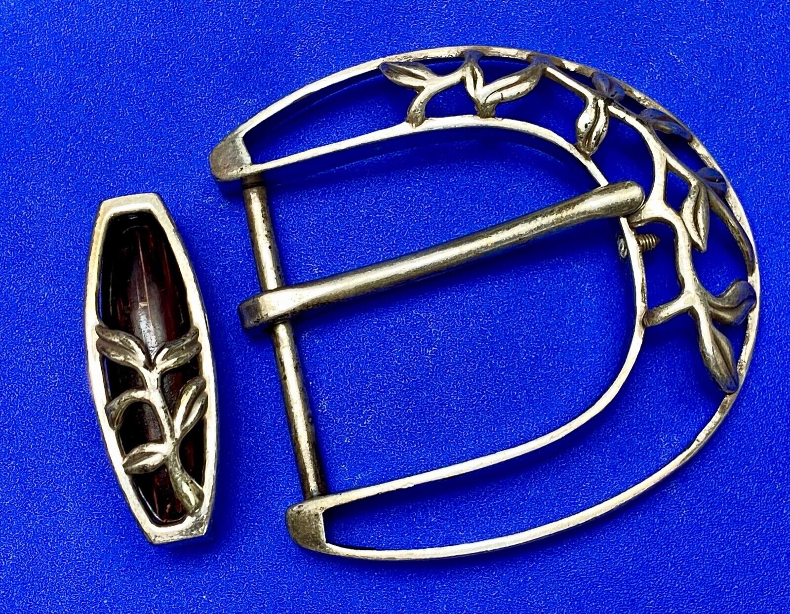 Two piece antique silver tone?  see through belt buckle