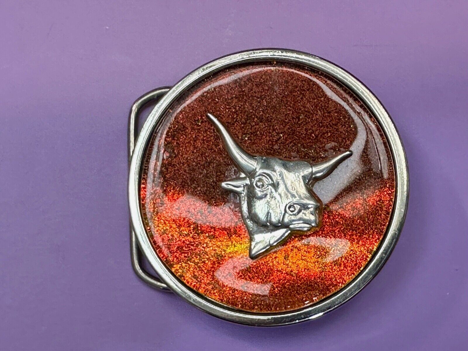 Texas Longhorn - Silver tone dimensional Steer on round retro red Belt Buckle