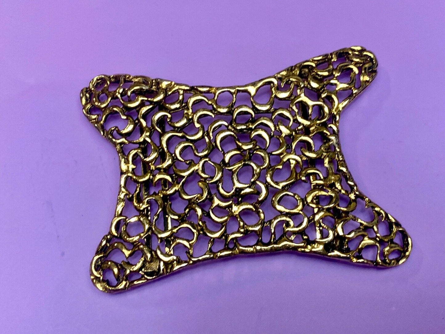 Unique shaped gold color see though pattern belt buckle scarf slide