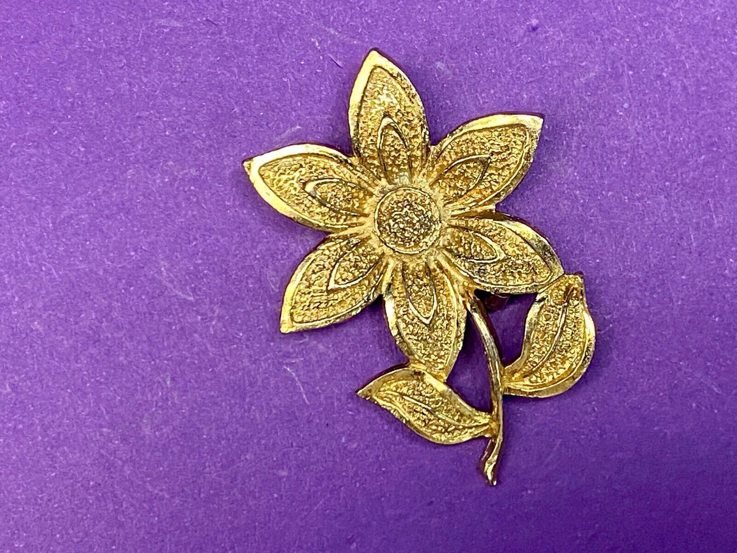 Vintage Gerry's Textured figural Flower Brooch Pin Goldtone Brooch