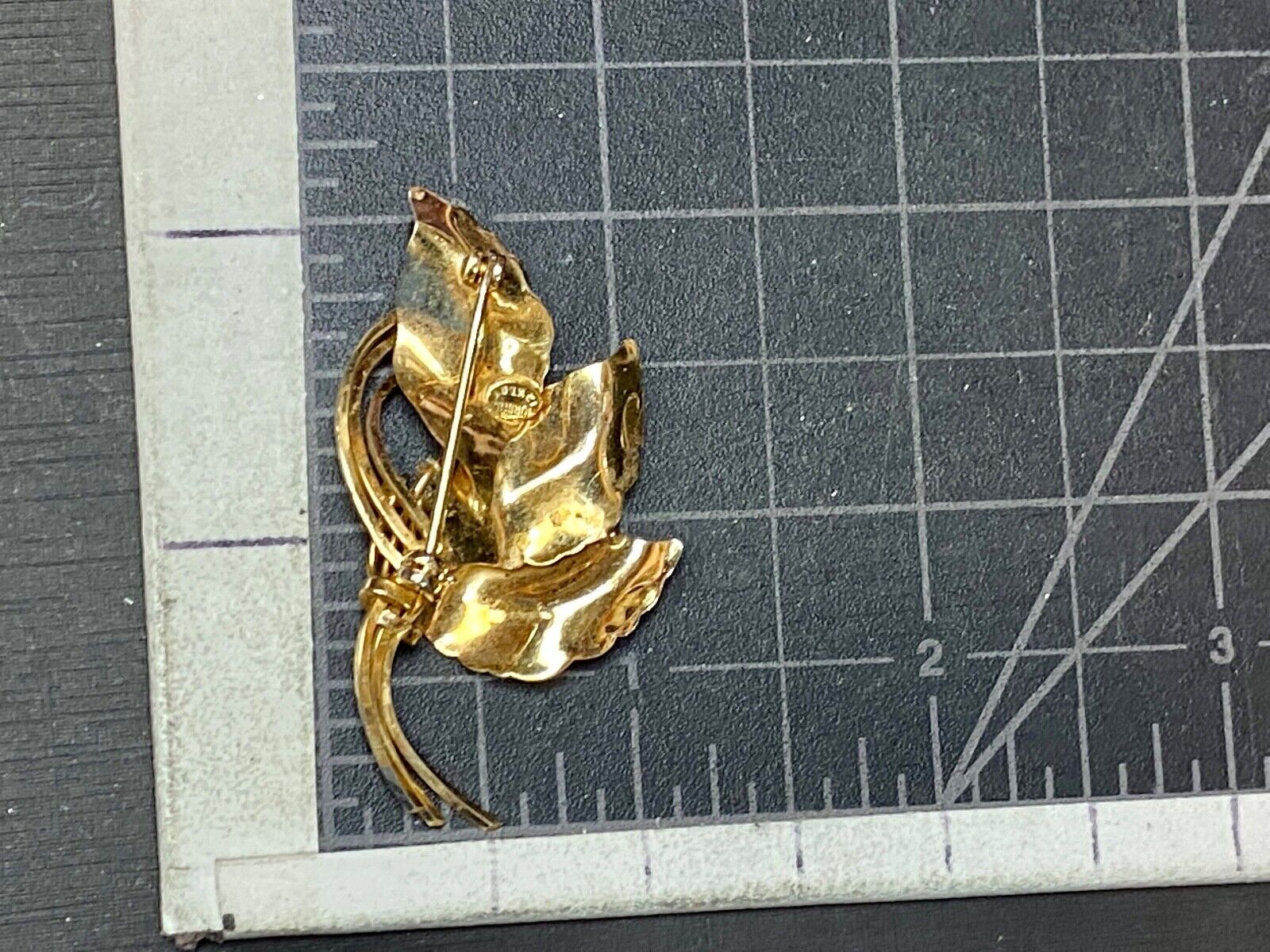 Vintage Etched Three Leaf Jewelry Gold Tone Brooch Pin Signed Turin?