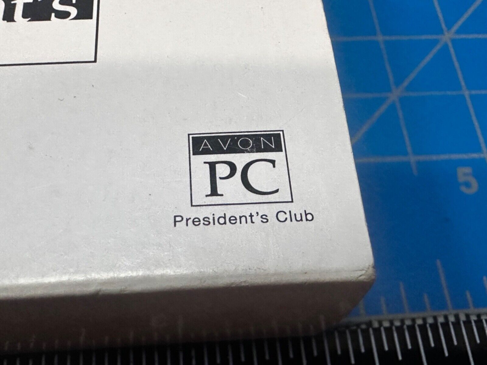 Avon Hair Barrett's 2012 Presidents Club NOS Dual Pair Set of 4 NOS Pins