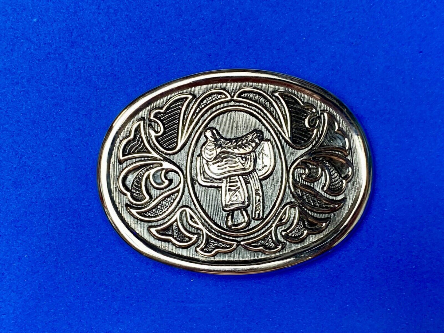 VINTAGE 1970s AVON **WESTERN HORSE SADDLE** OVAL SILVERTONE BELT BUCKLE