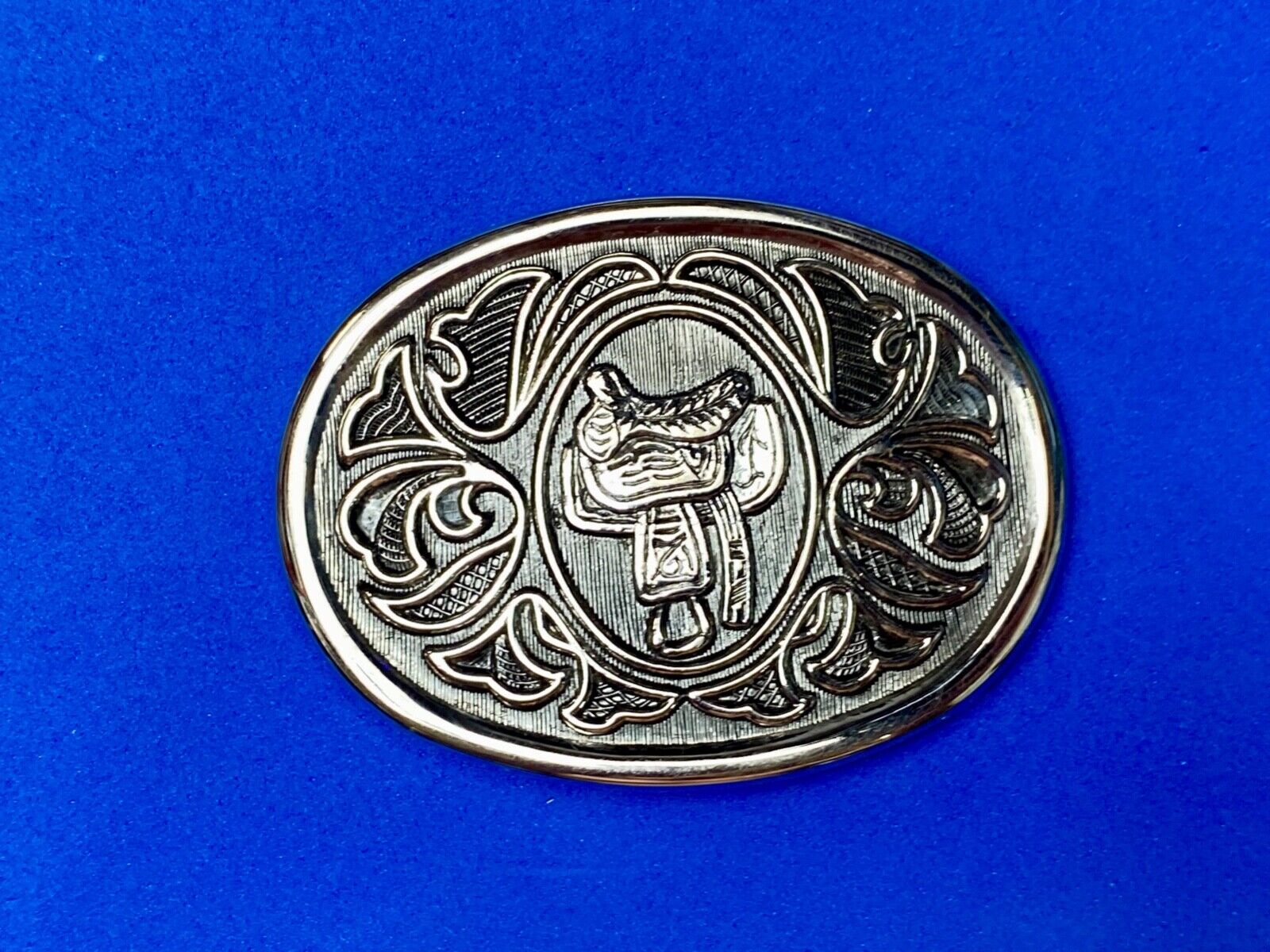 VINTAGE 1970s AVON **WESTERN HORSE SADDLE** OVAL SILVERTONE BELT BUCKLE