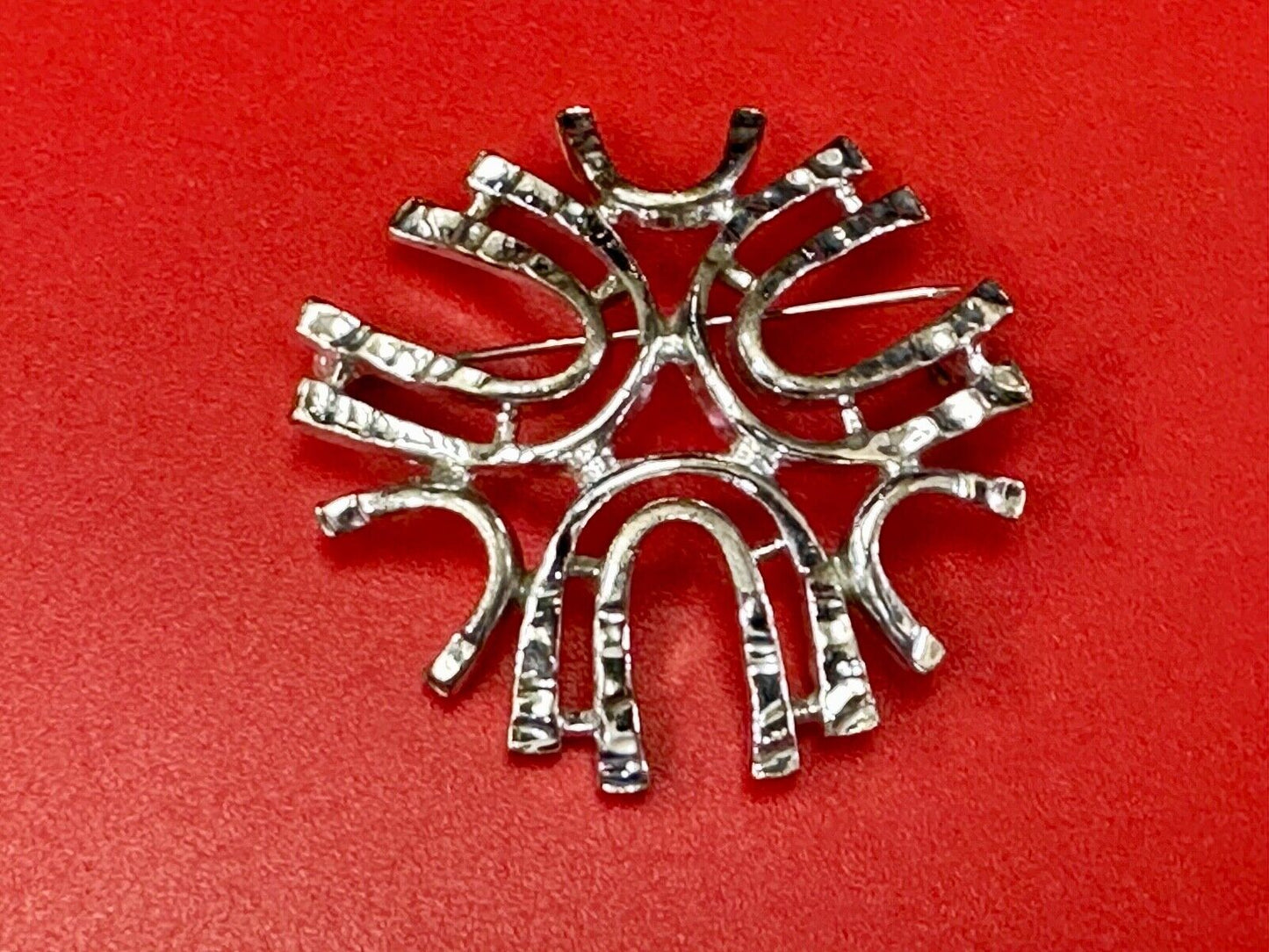 unique see through Sarah Coventry signed silver tone brooch pin