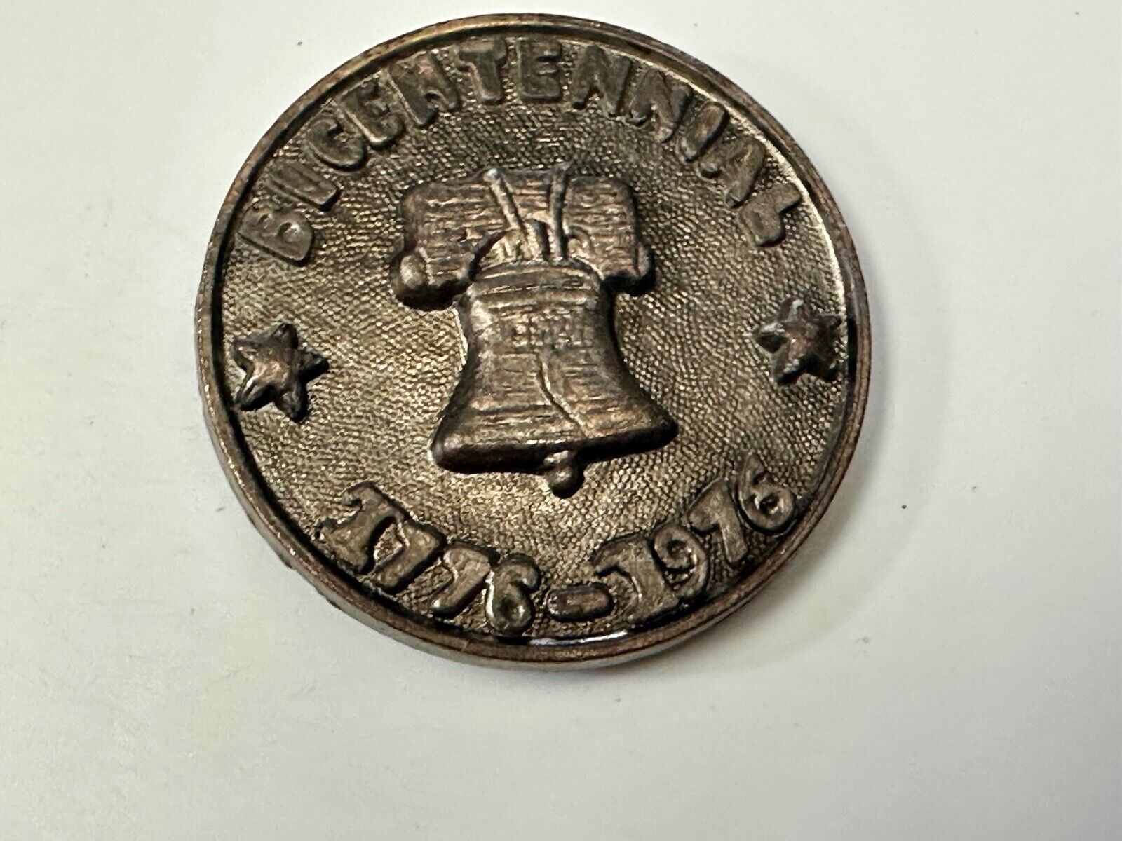 Vintage Liberty Bell Bicentennial 1976 round belt buckle