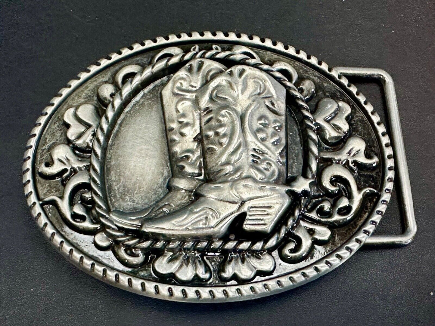 Western Cowboy Boots Belt Buckle with ornate flower swirl and rope boarder