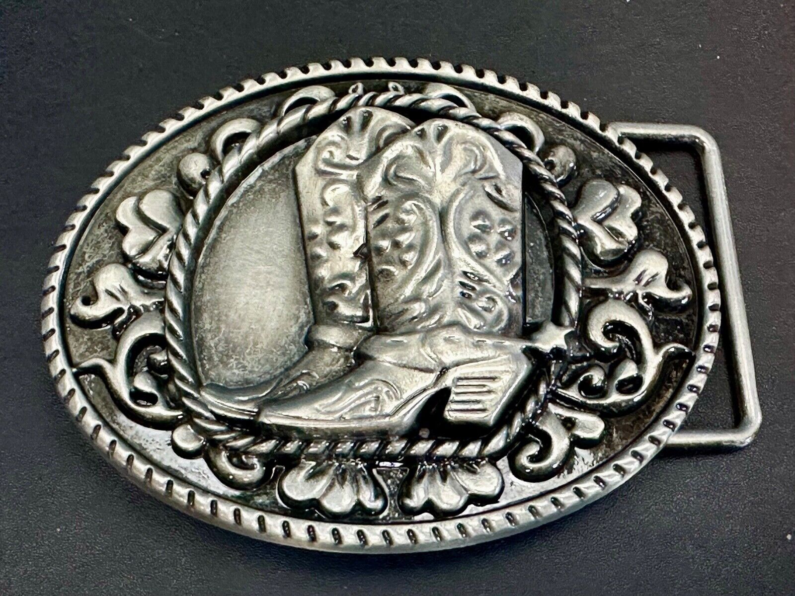 Western Cowboy Boots Belt Buckle with ornate flower swirl and rope boarder