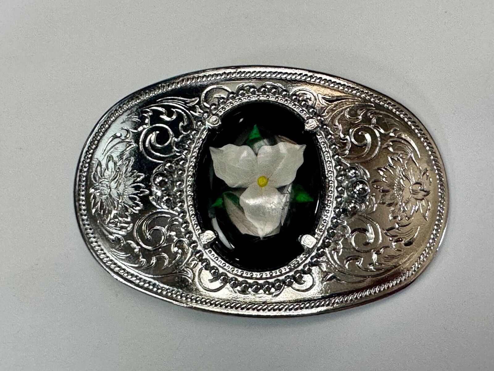 Beautiful Flower as Western oval centerpiece Cab Style belt buckle